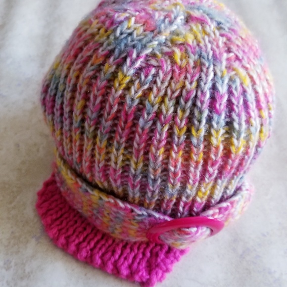SOLD OUT- Stylish Winter Bonnet - Picture 3 of 4